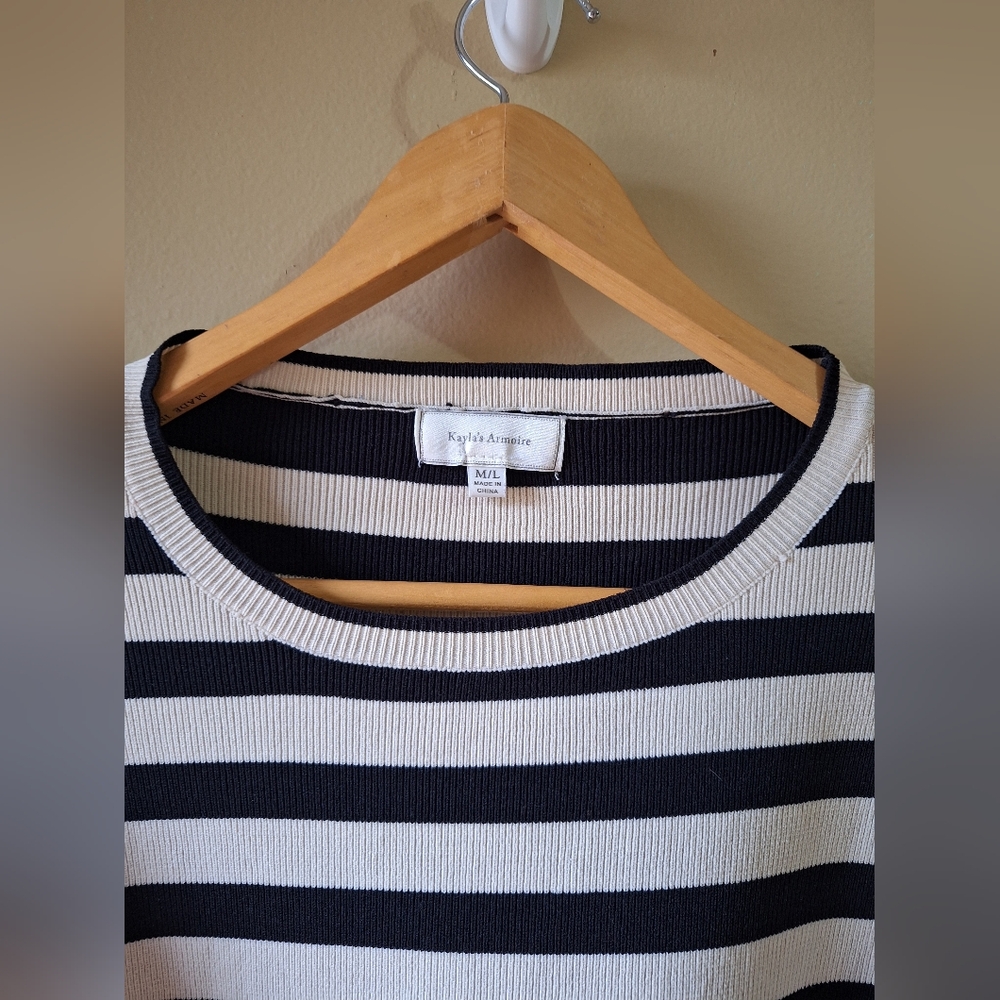 Blouse Black and Beige Long Sleeve Top Size M - Picture 3 of 6